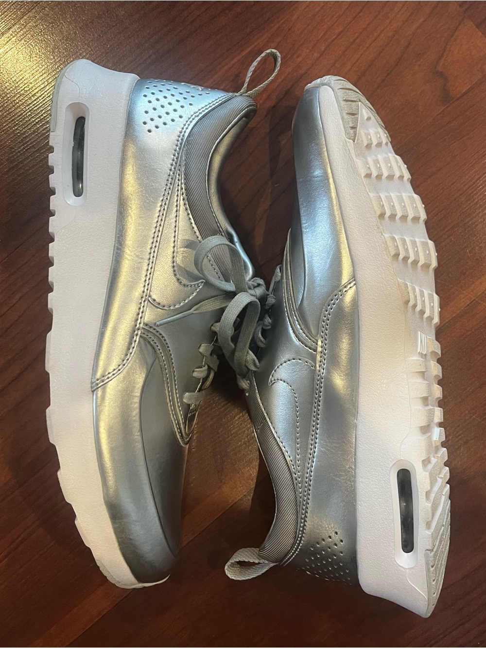 Women’s Nike White and Silver Running Sneakers, Size 8.5